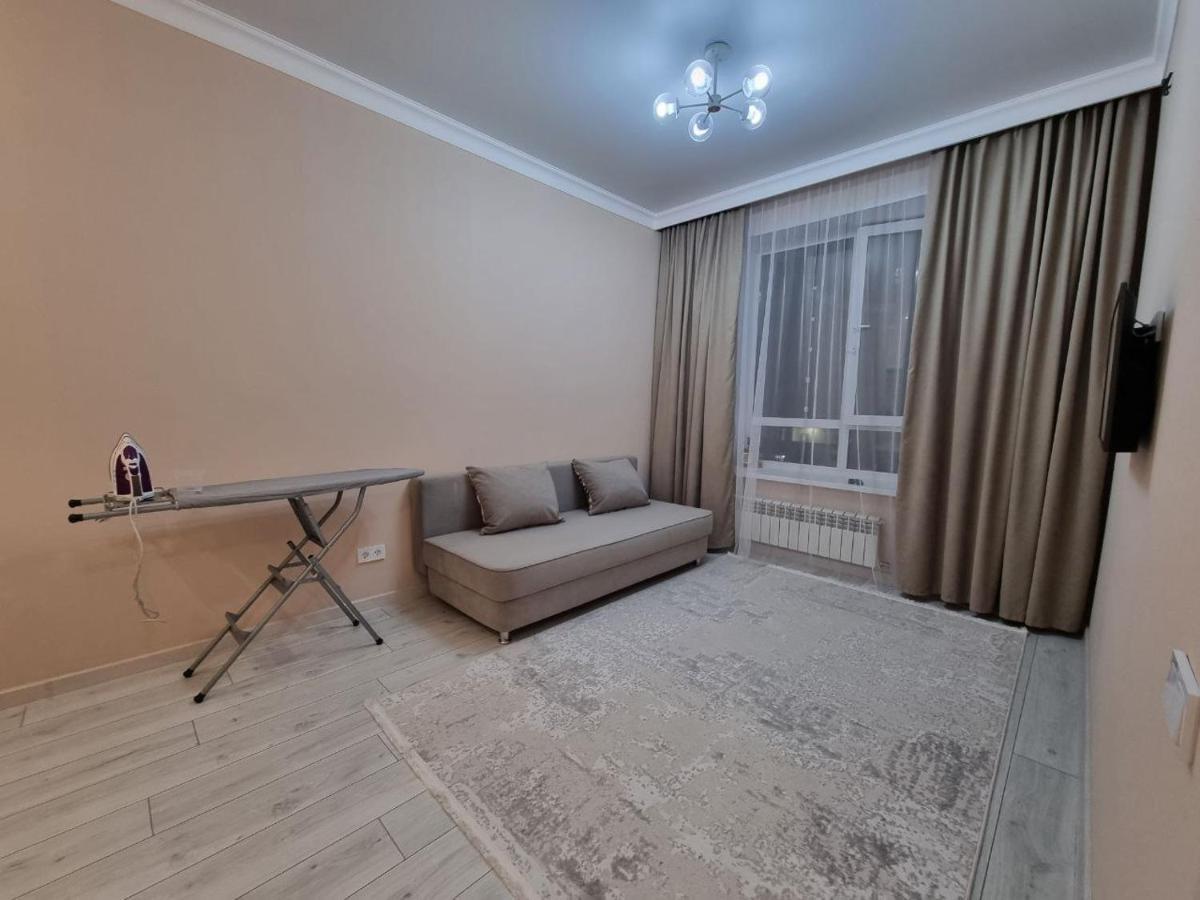 Ferienwohnung 1 Комнатная Рядом C Expo, Mega Silk Way Astana Exterior foto